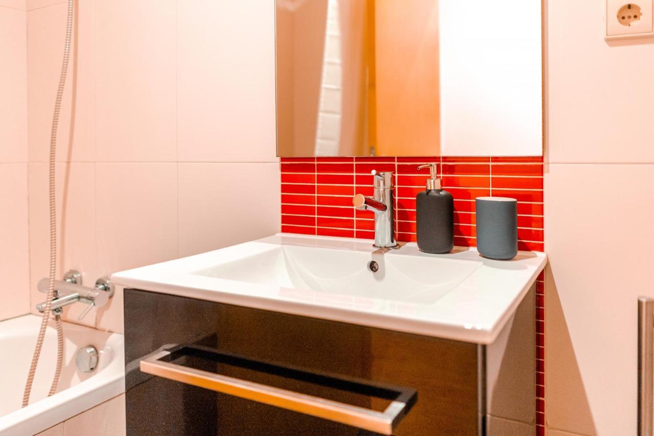 Cozy Studio In The Heart Of Lapa - 5Min Walk To Metro! Porto Exterior photo